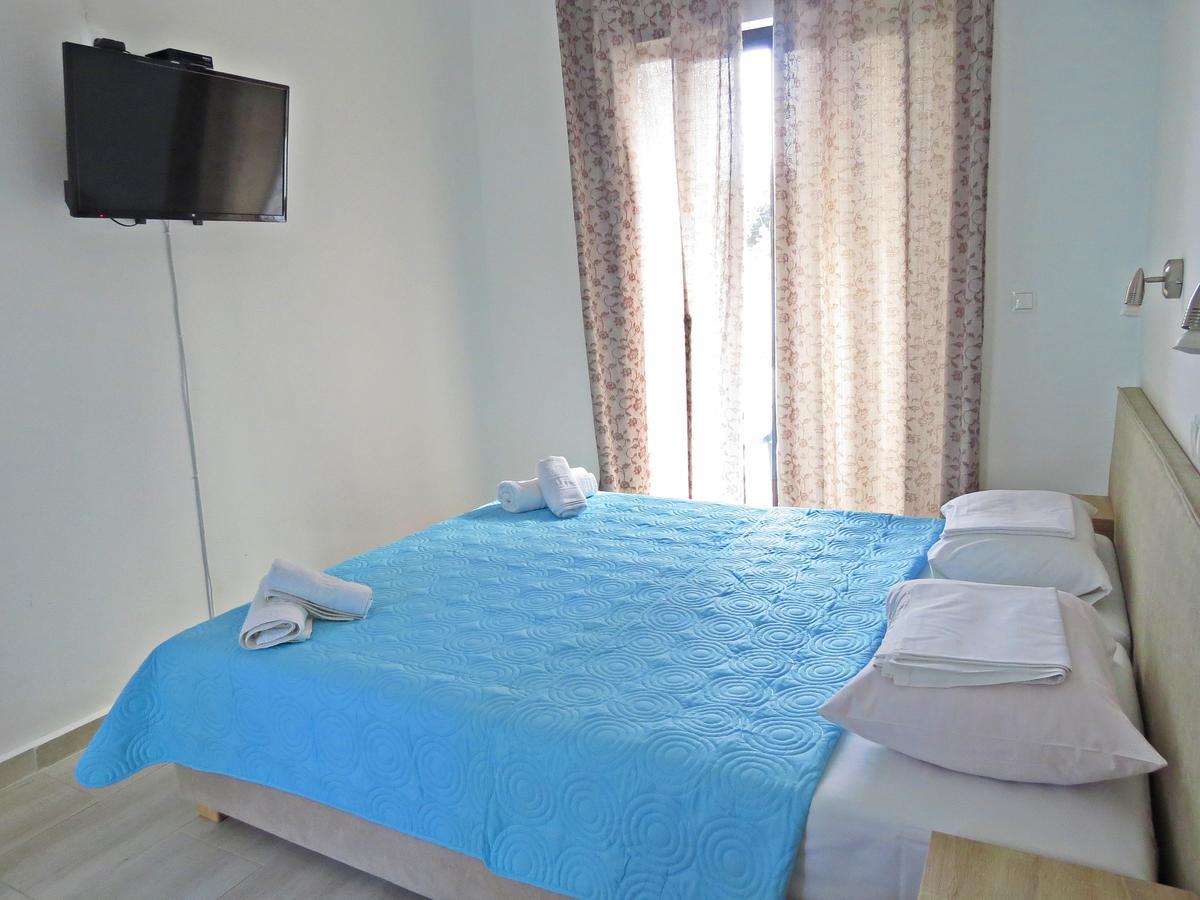 Loukas Beach Rooms Kiotari Exterior foto