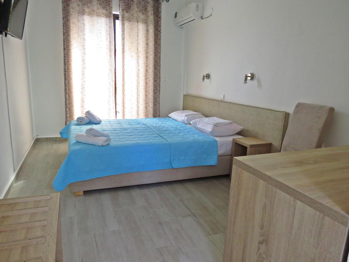 Loukas Beach Rooms Kiotari Quarto foto
