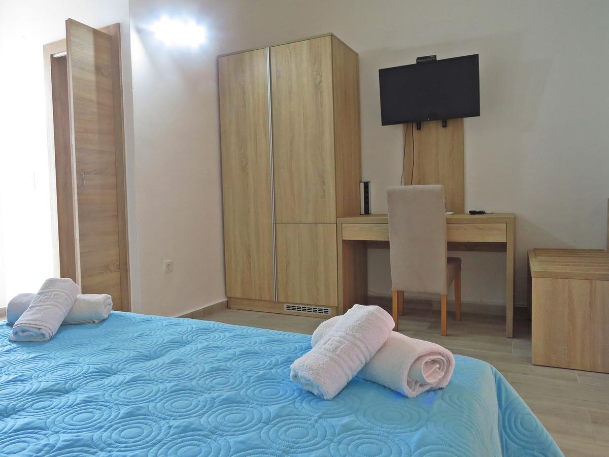 Loukas Beach Rooms Kiotari Exterior foto